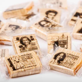 Königlicher Schichtkuchen (Baumkuchen) – Galerie – Individuellem Aufdruck – Komposition 04